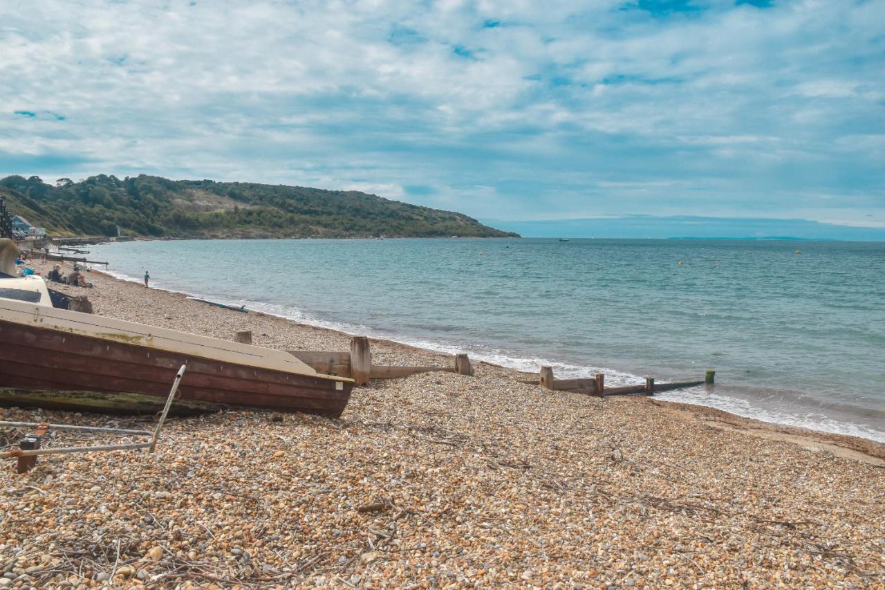 Dartmouth House Villa Totland Екстериор снимка